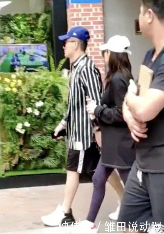 张馨予和老公携手逛街,甜蜜依偎大肆购物,衣服