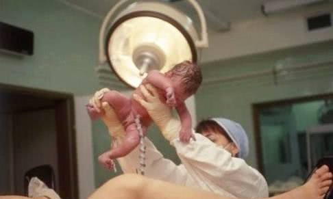 生下儿子从产房出来，老公却对我一顿打骂，还要跟我离婚