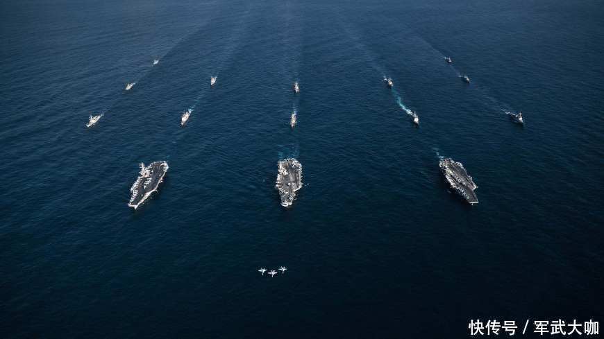 专打美军航母!俄军匕首导弹红场压轴亮相,挑衅