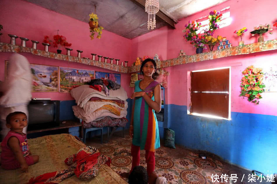 印度公路边悲惨的性工作者,她们都是家中的长女