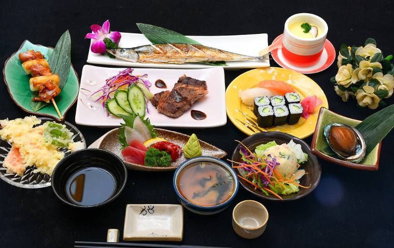 中国游客在日本旅游,简简单单吃个饭,却被轰赶