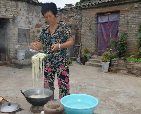 和面,是用热水还是凉水?20年的老厨师来告诉你