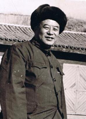 刘尚文出生于河南省西华县官路刘村的贫寒家庭