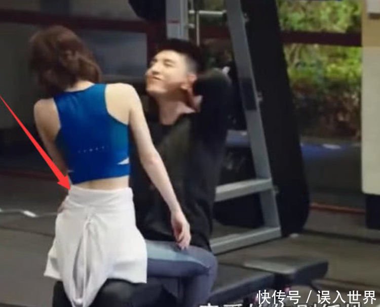 赵丽颖骑马照被疯传,娴熟的坐姿,网友:冯叔近