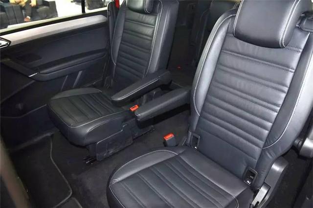 ���϶���7��SUV�ˣ���̥����ʵ������ôѡ