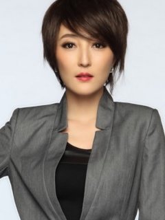 孙亚男,中国女演员,歌手.出生于青岛.