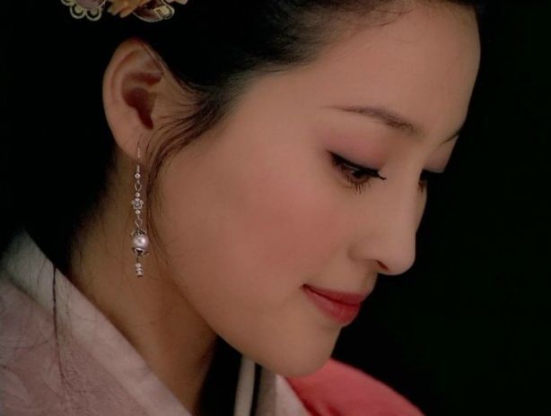 女儿死后,接连托梦给母亲说很臭,翌日,挖出棺材