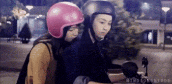 搞笑gif: 你身上有她的香水味!