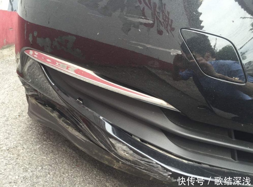 刮掉对方车漆被要求赔偿保险杠咋处理做这2步他就不敢为难你 钱柜777老虎机