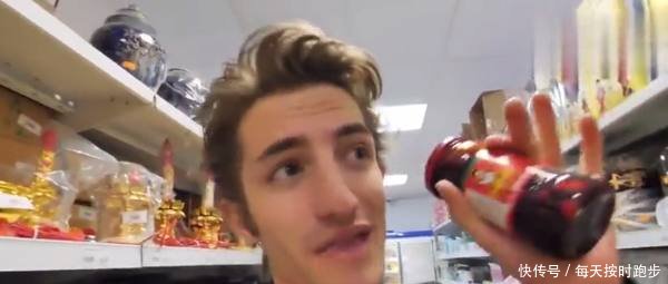 老干妈在国外火不火,法国小哥将它混在面包里