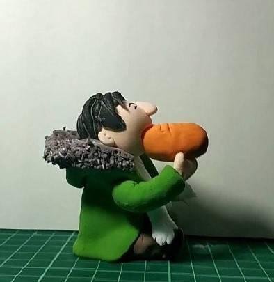 陈赫把王思聪吃热狗照片做成衣服, 公然叫卖胆