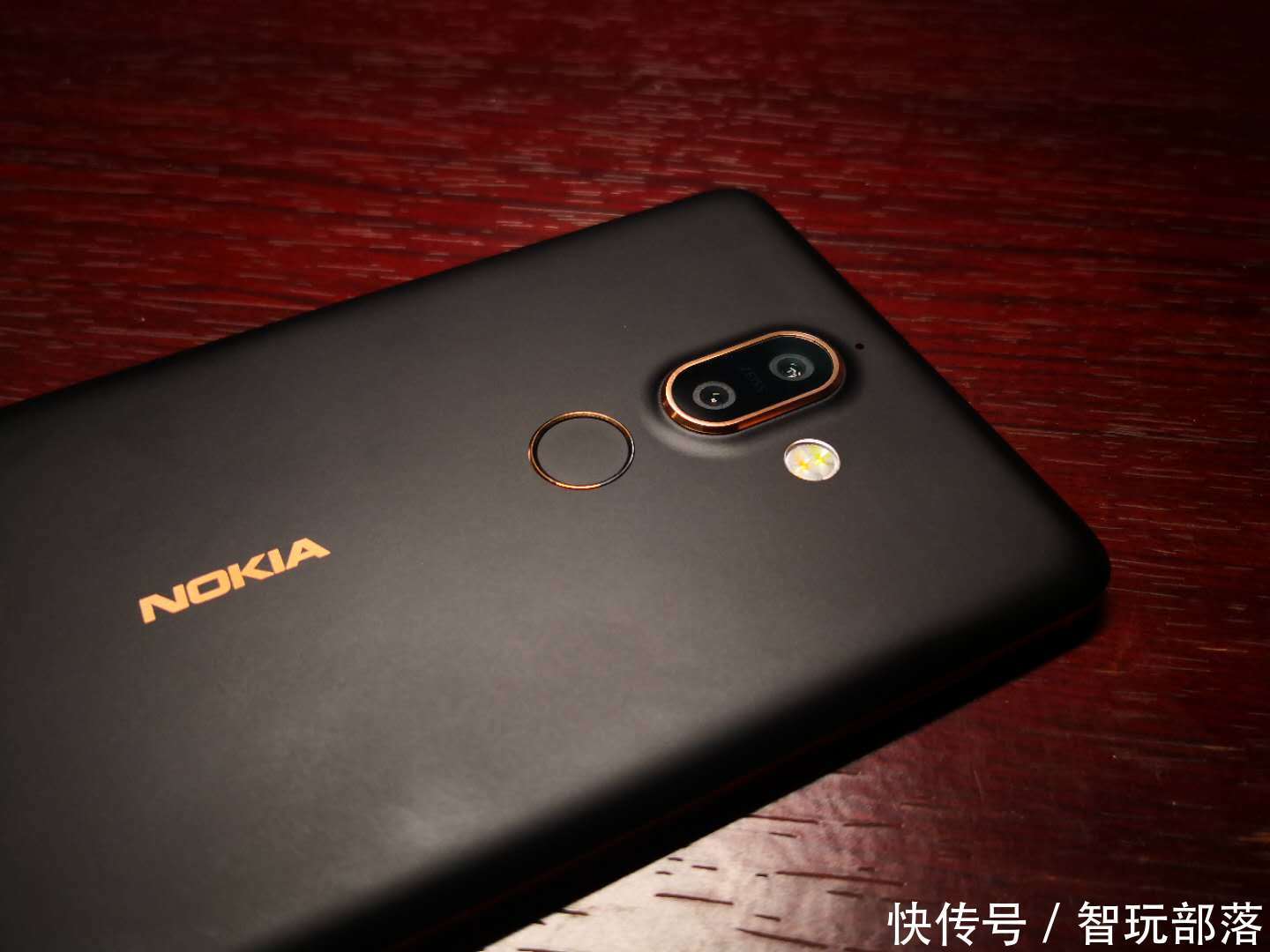 诺基亚7 Plus开箱体验:全面屏+蔡司三摄,金属机