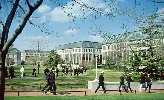 中学体育老师报考