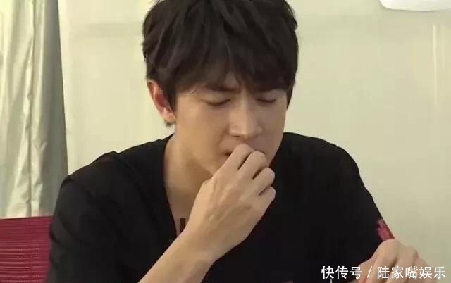 林更新快本后台吃虾,方式遭吐槽,林狗: 我花钱买