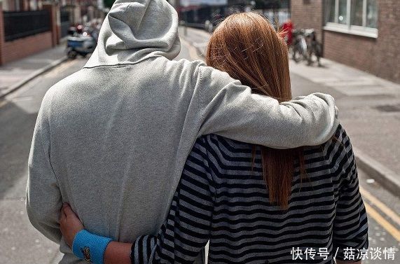 老婆突然得病成了傻子，我受不了和她离婚，一年后看见她我傻了