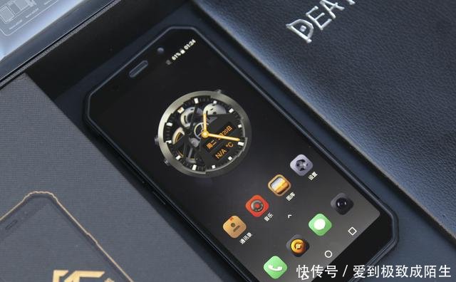 送长辈什么礼物好?AGM H1三防手机传递爱的特殊符号