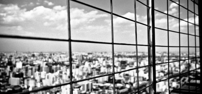 江苏警方介入阴阳合同案 范冰冰姐弟被限制出