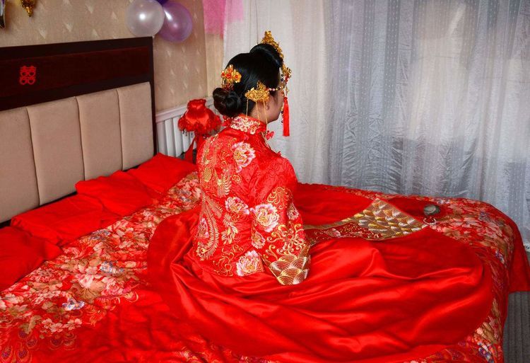 小夫妻新婚头一次,公婆床前指导,隔天却进了医院,医生尴尬不已