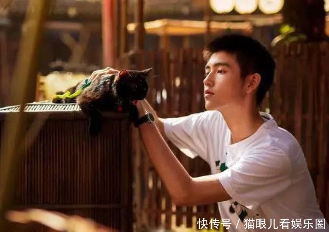 长得漂亮耐看,事业当红嫁导演老公,如今2个孩