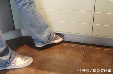 橱柜底下万万要装上这块板,一问老师傅,懊悔我家知道晚了 第2张 橱柜底下万万要装上这块板,一问老师傅,懊悔我家知道晚了-家居窝
