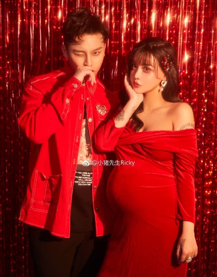 未婚先孕女星直播生子,领证41天后宣布喜提爱