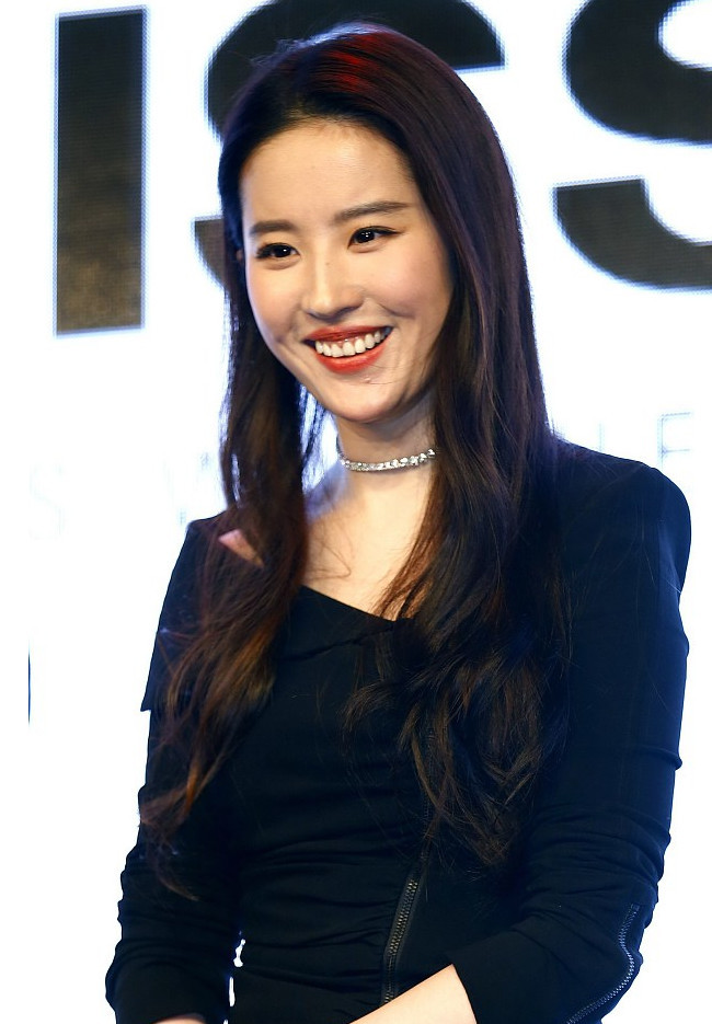 回忆杀!过儿姑姑再聚首!刘亦菲却仙气不再!