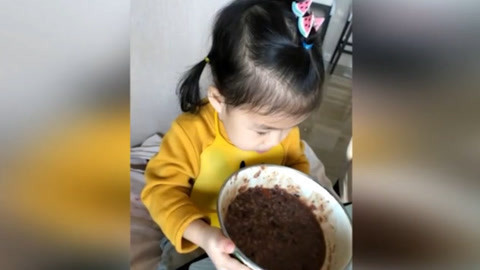 屏行星乐汇 网友：碗比脸大不能更可爱