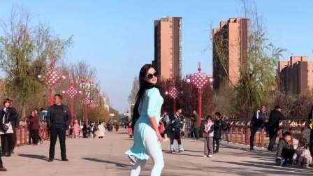 这老妹儿跳鬼步舞《看得大哥脸红》