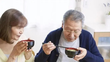 健康之路 饭量大小和寿命相关？真相来了！