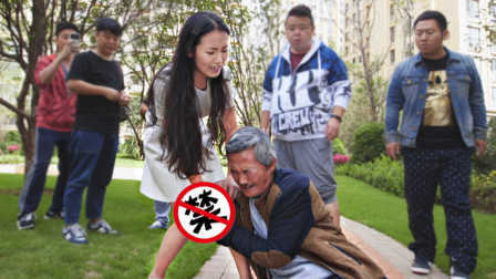 陈翔六点半 震精 美女裙下的猥琐咸猪手 09