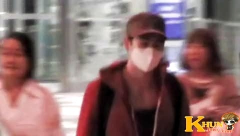 2PM 泰国素旺那普机场 主Nichkhun 饭拍版 12/05/16-2PM