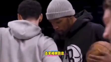 NBA热辣资讯 西蒙斯和杜兰特击掌相拥致意！球迷：感觉他在阿杜面前像个小弟！
