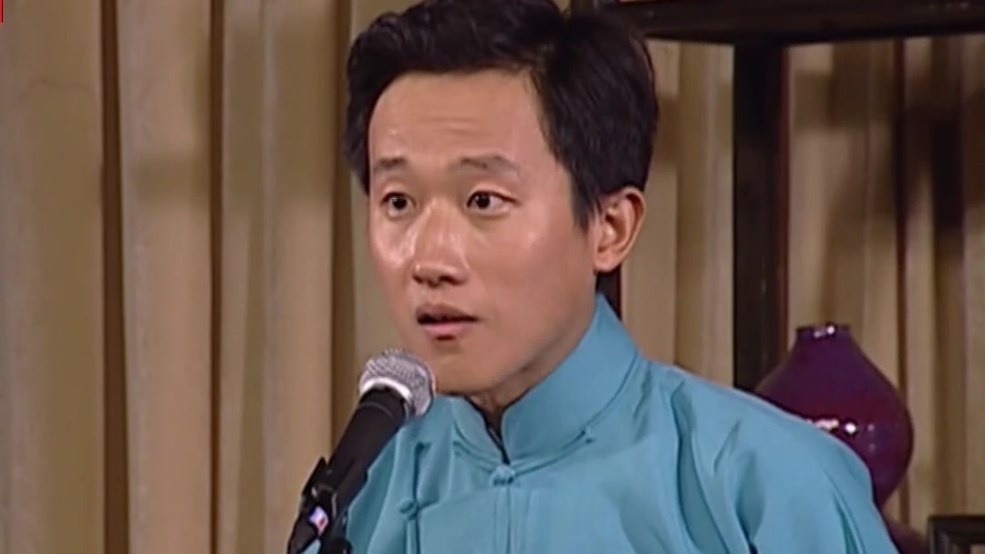李寅飞叶蓬浓烈的文学气息 包袱不间断