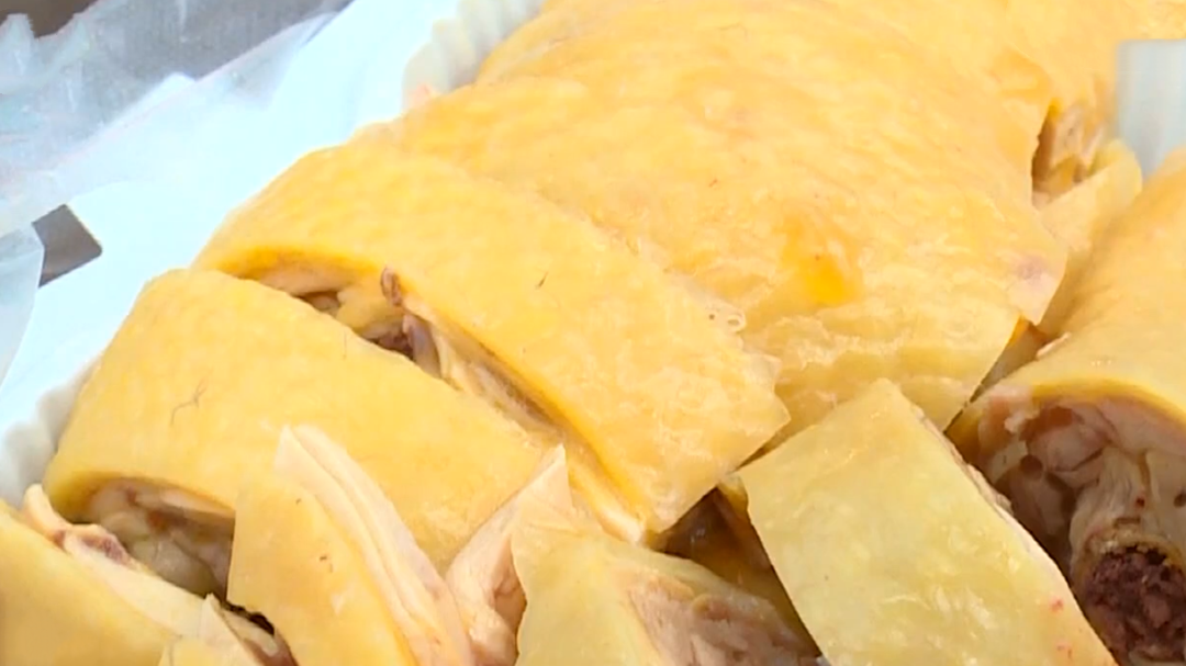 人气美食 逛吃浦东上钢菜场 酱鸭十点售罄