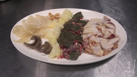觅食迹 佛喝一口也跳墙！