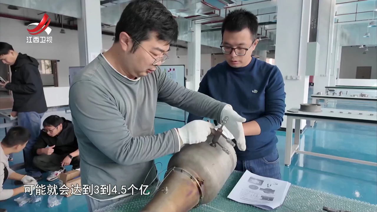 四中全会精神在基层——车间到田间  拧成一道力