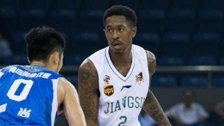 NBA热辣资讯 江苏时期的马尚打球有多恐怖？看看这个后仰跳投你就明白了！