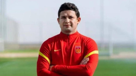 中国男足冲击2022世界杯 艾克森发文送虎年祝福：春节快乐！过年好！