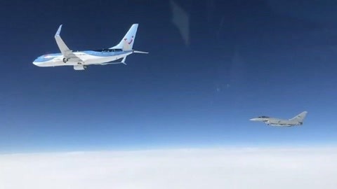 环球火力点 意大利战机拦截波音737