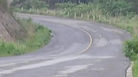 经典传奇 马鞍山怪坡之谜