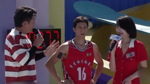 “向前进”组合强势冲关 情侣上阵轻松登顶