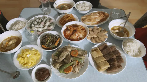一部展现朝鲜社会的电影