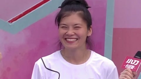 体育老师强势成就“开门红” 双胞胎姐妹花爱跳广场舞