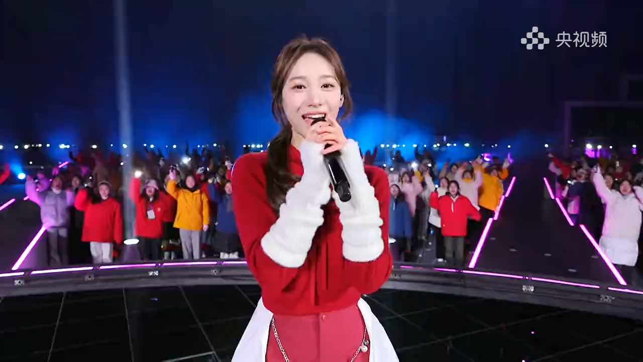 满满的元气感！看RED女团演唱歌曲《牵手》