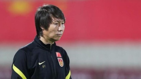 中国男足冲击2022世界杯 黄健翔：曾各种渠道向足协反应用李铁是最差选择