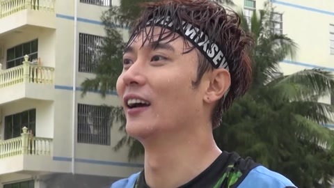 张丹峰暴雨冲浪 长宇拔河一战三