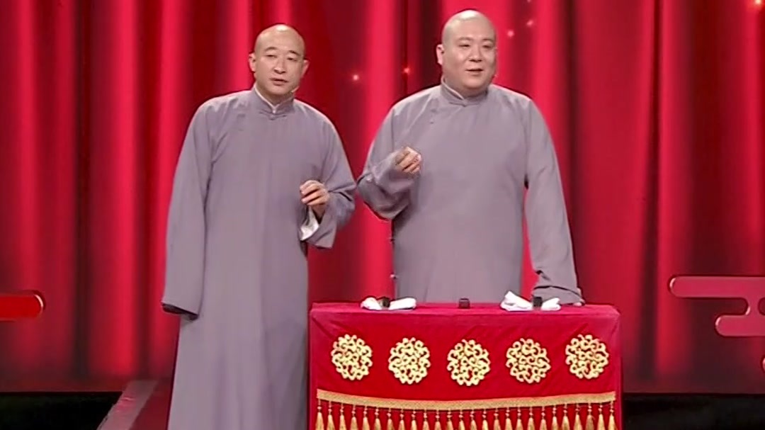 群英会 郝梦春赵明轩演绎相声《陪伴》 观众笑得合不拢嘴