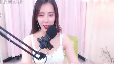 美女直播 第一季 主播穿白色短裙热舞 集可爱性感于一身 让人挪不开视线