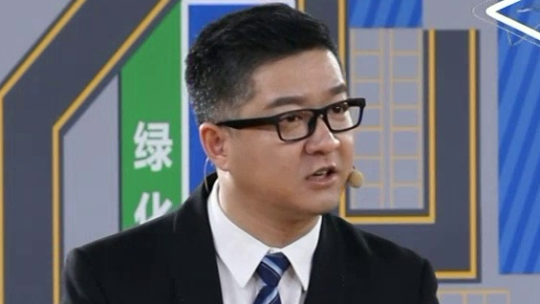 向前一步 锁住的停车位