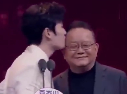 综艺吃瓜社 朱一龙亲王刚老师